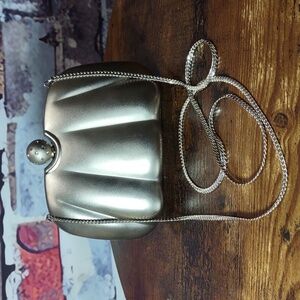 Elan Metal Clamshell Clutch Bag with Optional Silver Shoulder Strap